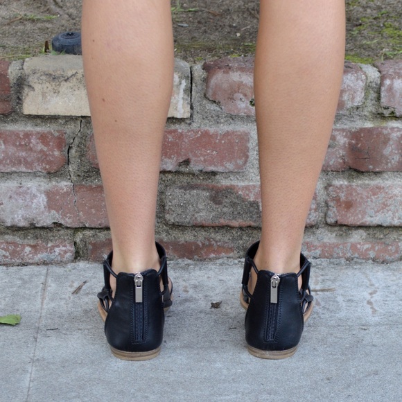 Strappy Sandal - Picture 4 of 8